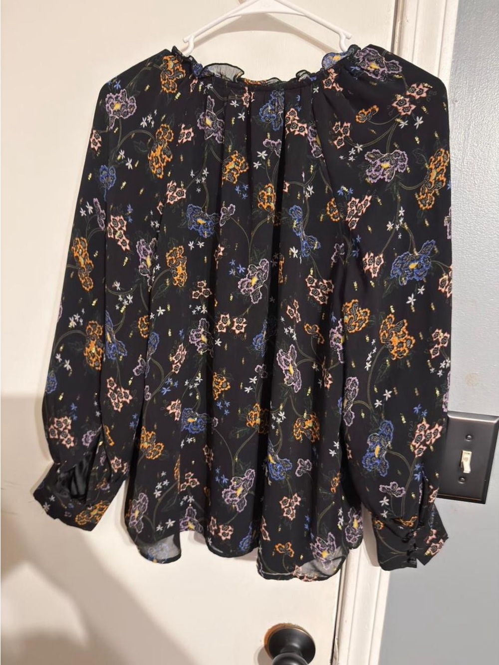 per una Black Floral Tie-Front Blouse - Picture 4 of 6